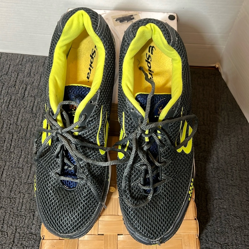 Mens Spira Stinger 3 racer gym shoes size 12.5